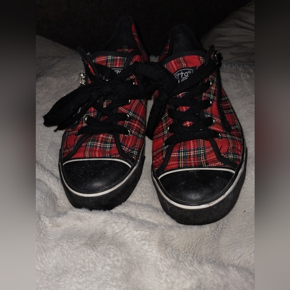 Red and black plaid punk shoes size 9 by Gotta 😚 Flurt - Picture 5 of 7